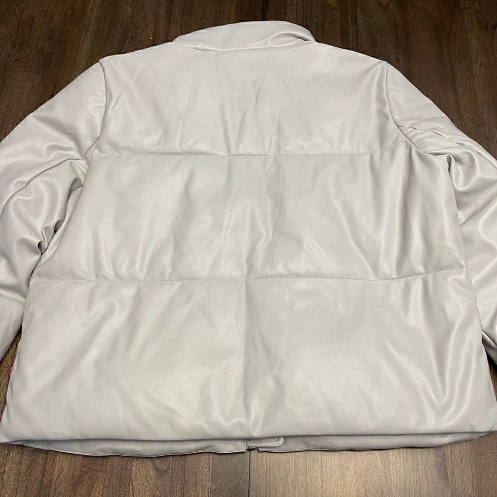 Levi's Puffer Jacket   - Picture 10 of 12
